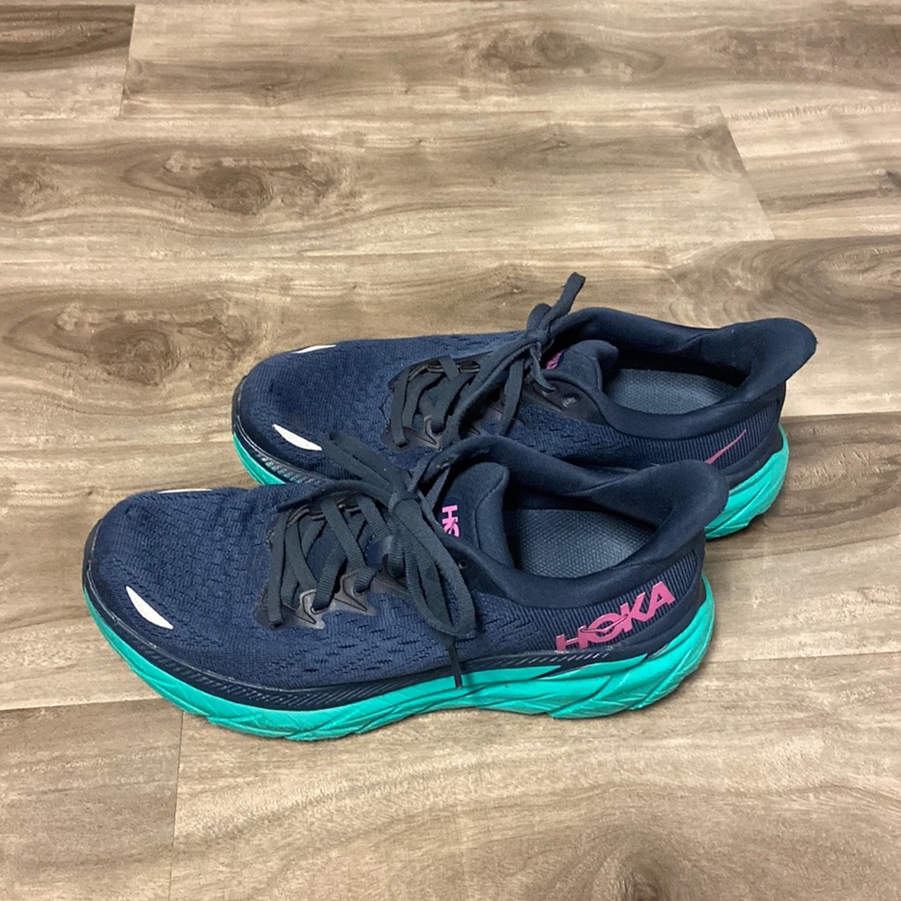 Hoka One One Clifton 8